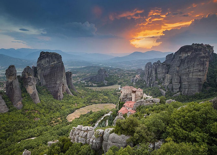 جاذبه های طبیعی و شگفت انگیز یونان