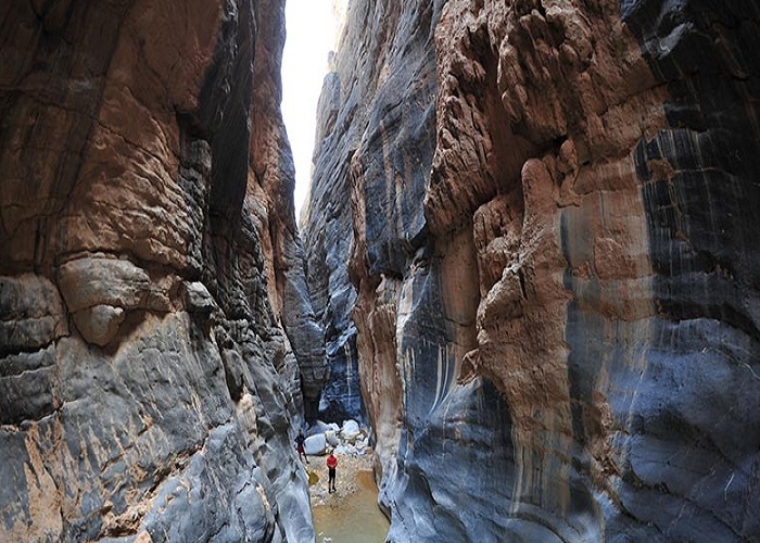 جاذبه ها و مسیرهای طبیعی شگفت انگیز عمان