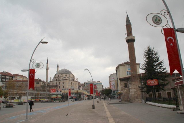 فاصله استانبول تا یدی گولر چقدر است؟
