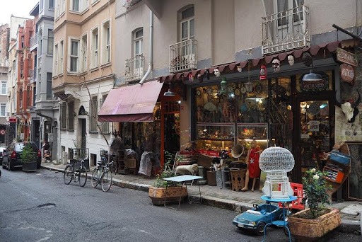 خیابان چوکوروما (خیابان عتیقه‌جات استانبول)