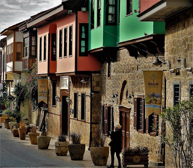 مردم محلی این منطقه را شهر قدیمی نمی نامند - آنها آن را Kaleiçi به معنای 
