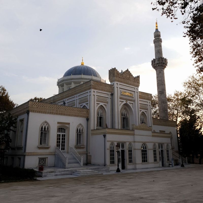 مسجد ییلدیز حمیدیه  این مکان آخرین مسجد بزرگی است که توسط یکی از اعضای خانواده سلطنتی ساخته شده است