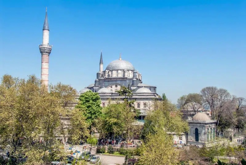 مسجد بیازیت  دومین مجموعه بزرگ مسجد است پس از فتح قسطنطنیه ساخته شود.بیازیت یک سرمایه مهم فرهنگی است