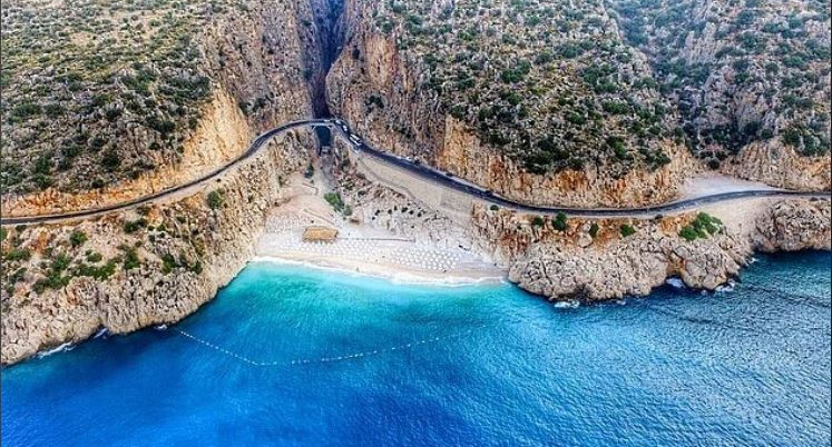 اگر به دنبال بهترین سواحل آنتالیا هستید، می توانید لیست 25 ساحل برتر آنتالیا را نیز از لینک بررسی کنید.