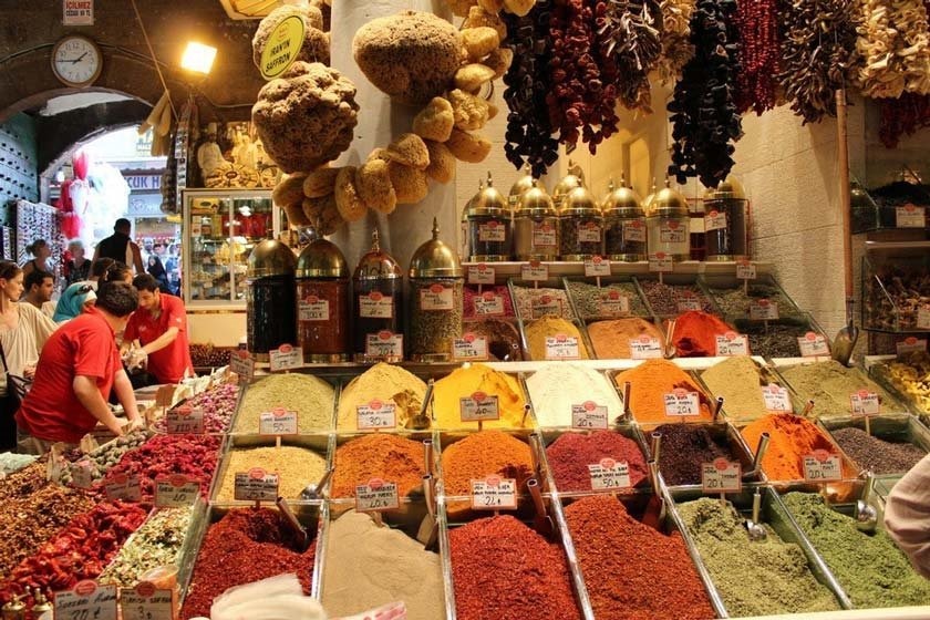 چه چیزهای برای خرید در بازار ادویه استانبول وجود دارد؟