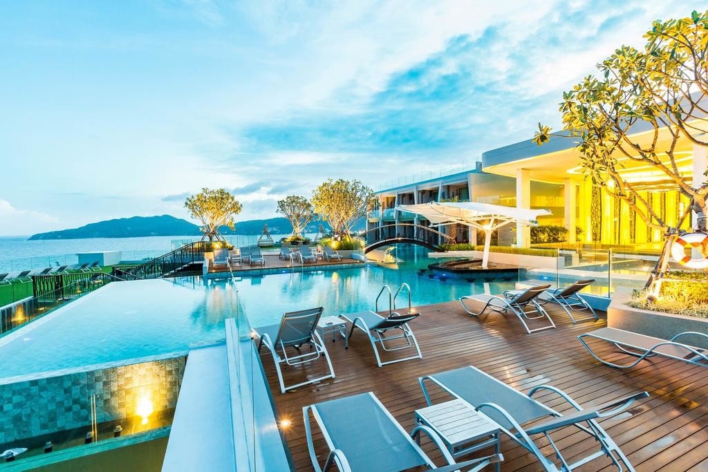 هتل Crest Resort and Pool Villas