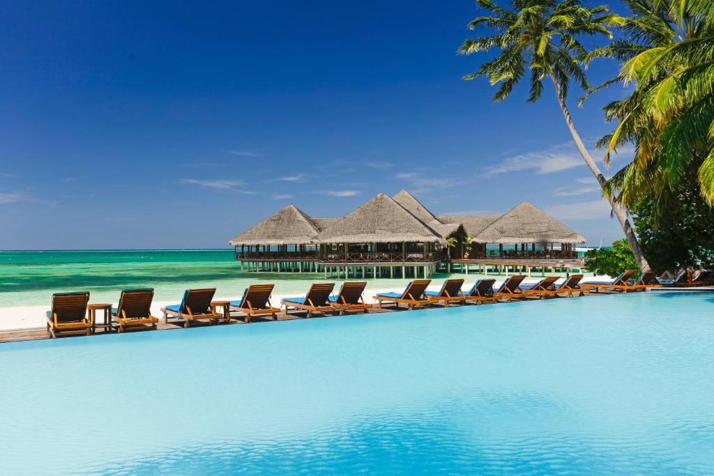 هتل Medhufushi Island Resort