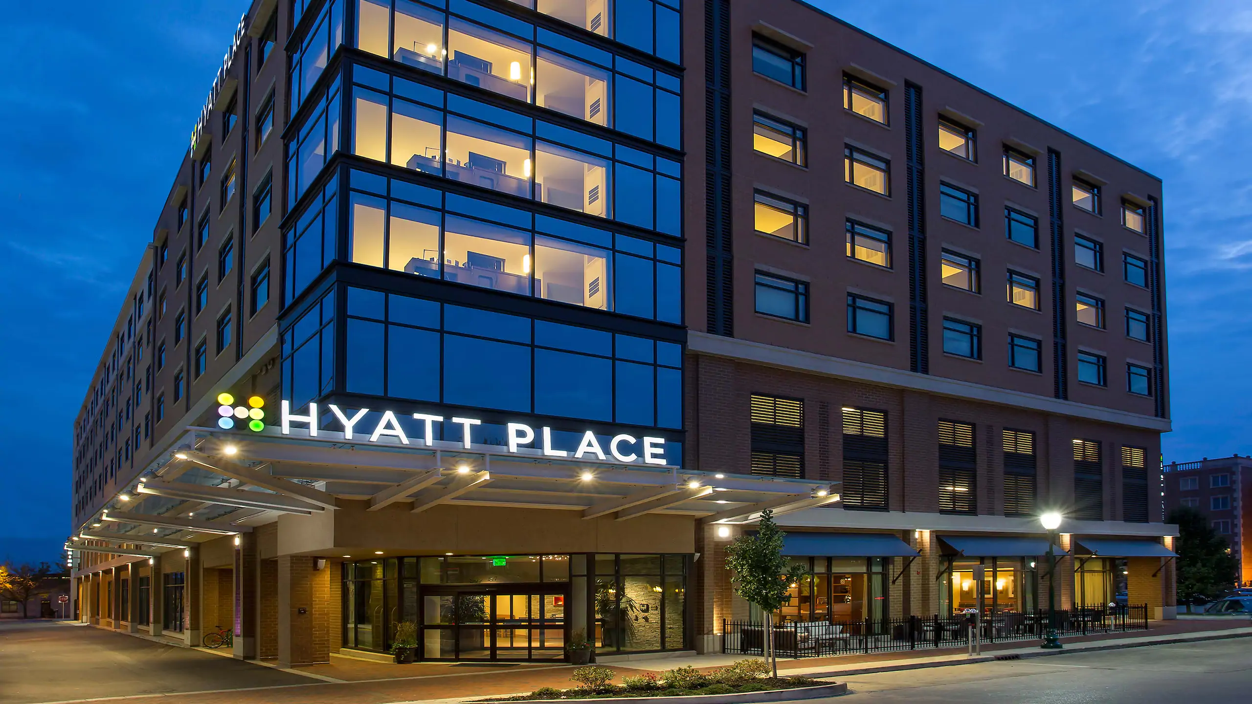 هتل hyatt place 